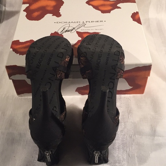 Almost New DONALD PLINER Leather Lace Bootie - Picture 5 of 8